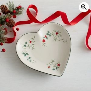 TWO PFALTZGRAFF Winterberry Heart Shaped Dish